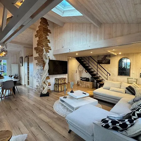 Attractive 3-rooms With Terrace 샬레